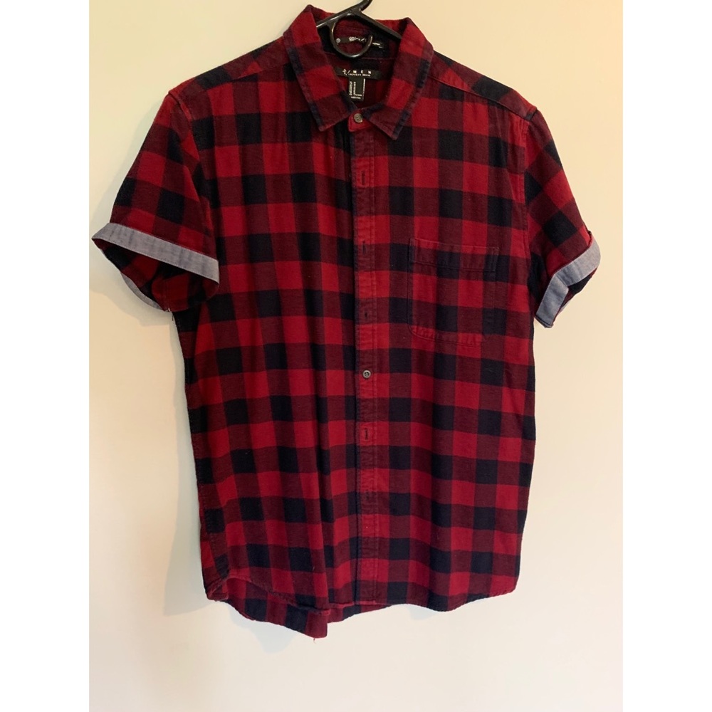 Men’s Forever 21 checkered short sleeve shirt